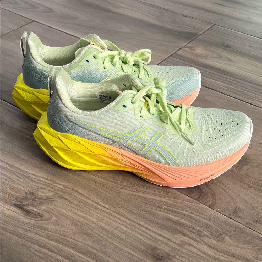 ASICS Women's Novablast 4 limited edition Paris colorway size 7.5